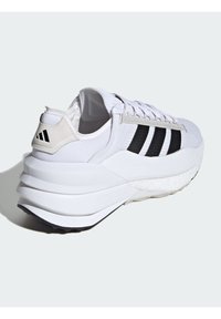 adidas Performance AVRYN X - Zapatillas de entrenamiento - cloud white   core black   grey one