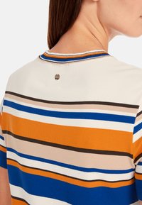 Marc Cain Strickkleid - bright pumpkin