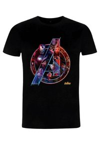 Schwarzes Baumwoll-T-Shirt mit einem bunten Grafikdesign von Avengers Superhelden und einem zentralen "A"-Logo, verziert mit verschiedenen Charakterporträts.