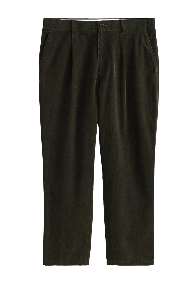 Pantalon en velours côtelé vert foncé à coupe droite, avec deux poches avant, une braguette à glissière et une fermeture par un bouton unique.