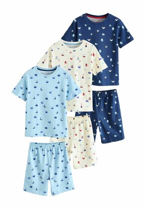 Conjunto de pijamas infantiles de algodón, con patrones coloridos: azul con barcos, amarillo con cangrejos y azul marino con criaturas marinas.