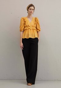 MUNTHE DEFOSS - Blouse - yellow
