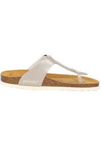 Infradito in pelle argentata con soletta in sughero, suola in gomma bianca e dettagli con marchio. Caratterizzato da un design minimalista e una larghezza media.