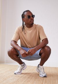 Urban Classics - HEAVY  - Basic T-shirt - unionbeige Thumbnail Image 1