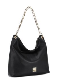 Borsa hobo in pelle nera con superficie testurizzata, tracolla a catena, finiture dorate e dettaglio logo quadrato sul fronte. Chiusura con zip superiore.