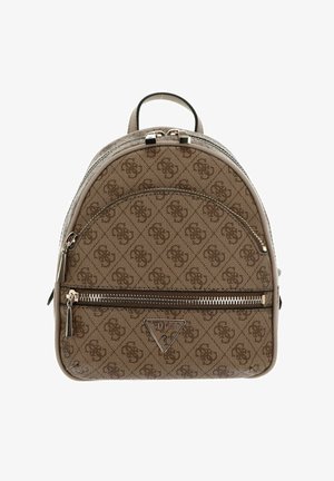 Sac à dos marron à motifs avec une fermeture zippée, surface texturée et accent logo. Il dispose de bretelles ajustables et d'une poche avant supplémentaire.