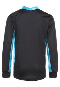 Chemise à manches longues avec un corps en mesh noir et des manches à motif bleu. Présente un col et un tissu texturé pour la respirabilité.