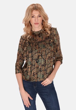 Blusa scura a fantasia con scollo arricciato e maniche a tre quarti, caratterizzata da disegni paisley in tonalità di oro, verde e marrone.