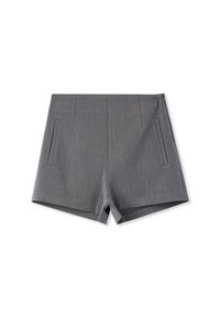 Pantaloni corti grigi in tessuto testurizzato con un design su misura, dotati di due tasche frontali e un orlo pulito.