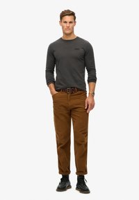 Superdry & Co ESSENTIAL czarny