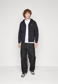 Jordan HOODIE - Vetoketjullinen college - black/white