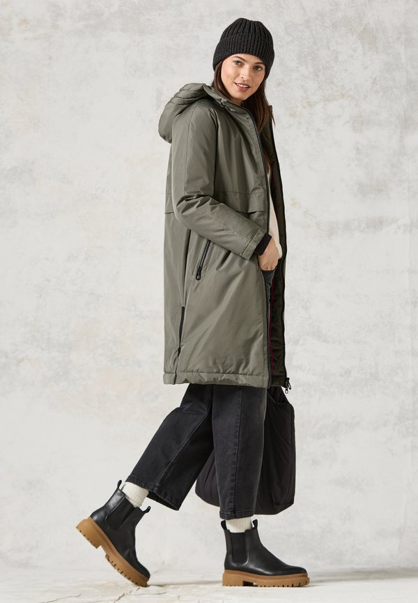 GEFÜTTERTER - Parka - grün