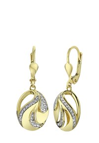 Boucles d'oreilles pendantes en ton or avec un design ondulé, ornées de pierres précieuses translucides le long de la courbe, et dotées d'un fermoir à clapet pour un port sécurisé.