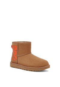 UGG MINI SIDEL - Vinterstövlar - chestnut