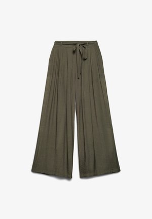 Szerokie spodnie w kolorze oliwkowej zieleni z zakładkami, wysokim stanem, szlufkami oraz paskiem wiązanym z tego samego materiału.