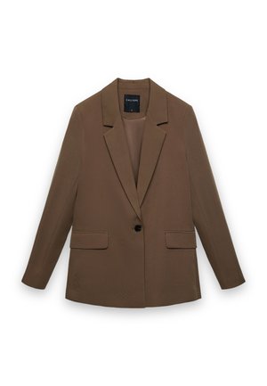 Blazer marrone con un solo bottone, revers a incavo e tasche a patta, disteso su uno sfondo bianco.