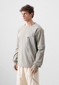 Thumbnail Image 6