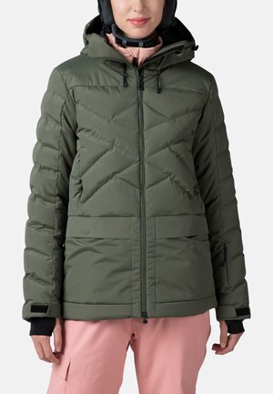 Grüne gepolsterte Jacke mit Kapuze, ausgestattet mit einem Reißverschluss, diagonal gestepptem Muster und zwei frontalen Taschen. Schwarze Klettverschlussmanschetten zur Anpassung.