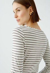 Oui SUMIKO - Langarmshirt - brown offwhite
