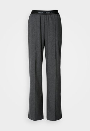 Pantalons gris à jambes larges avec des plis, fabriqués dans un tissu texturé. Présentent une ceinture noire avec le logo "NØRGAARD".