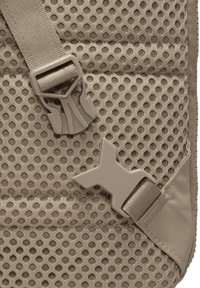 Nike Sportswear SPORTSWEAR ESSENTIALS - Torbica za okoli pasu - khaki sanddrift sanddrift