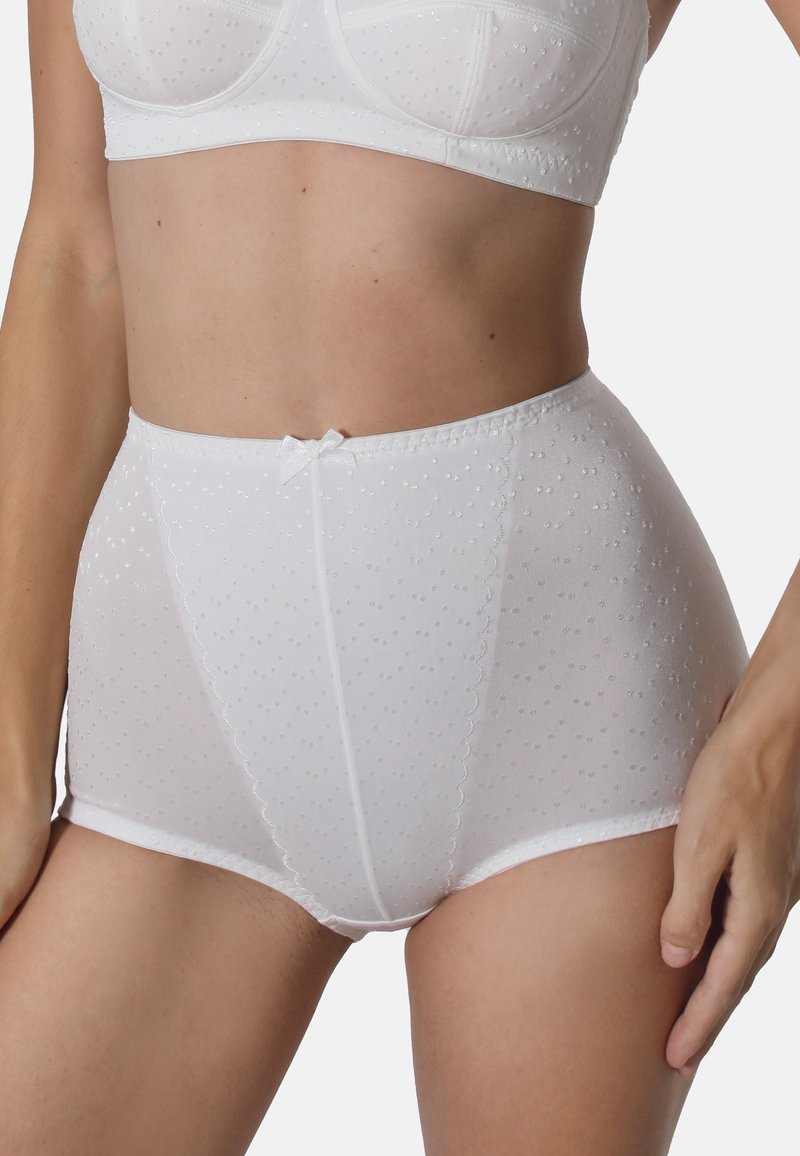 Weiße hochtaillierte Unterwäsche aus transparenter Stoff, mit kleinen Punktmustern, gewellten Kanten und einem zentralen Schleifenakzent am Bund.