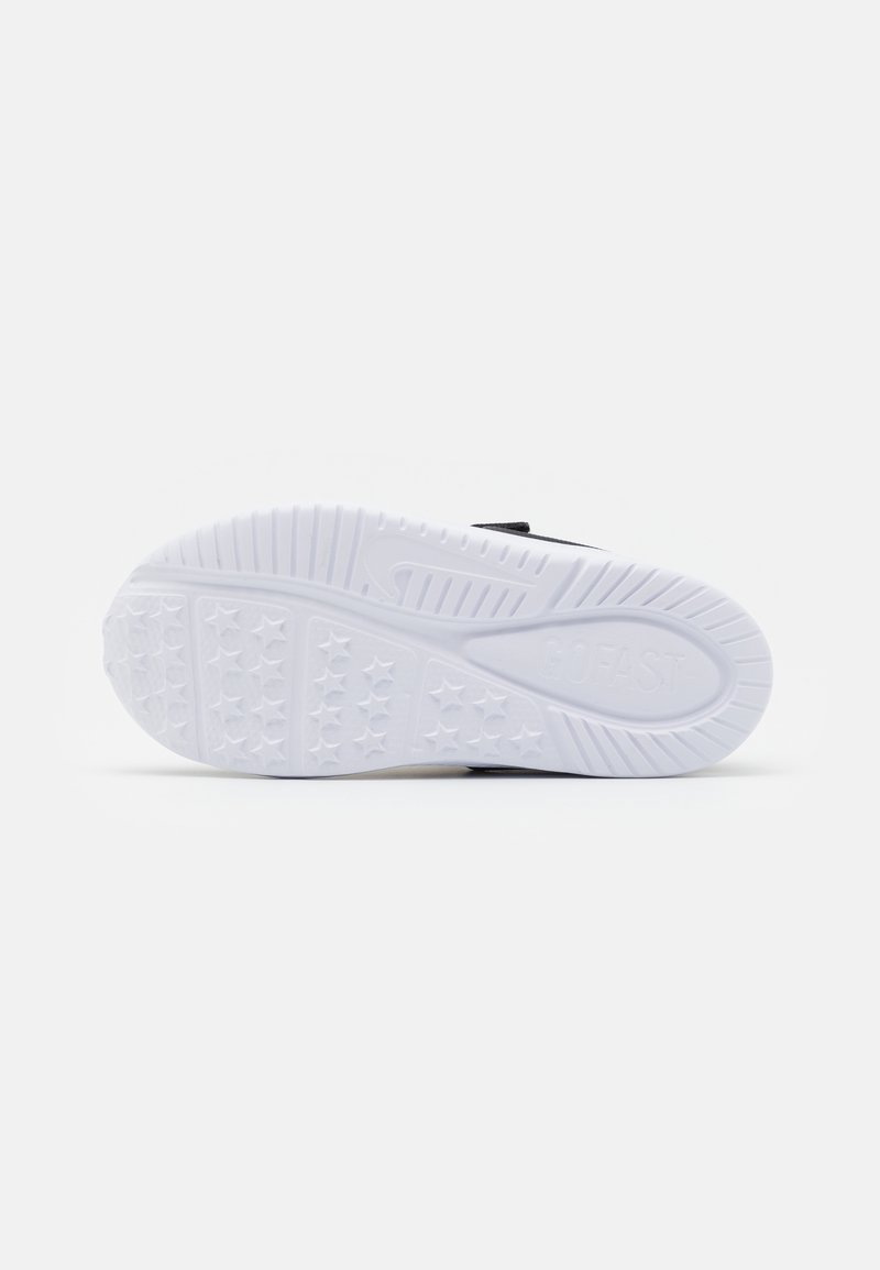 Kinder Sportbekleidung | Nike Performance STAR RUNNER 2 UNISEX Laufschuh Neutral black/white/volt/schwarz - OO18304 Kinder Sportbekleidung | Nike Performance STAR RUNNER 2 UNISEX Laufschuh Neutral black/white/volt/schwarz - OO18304