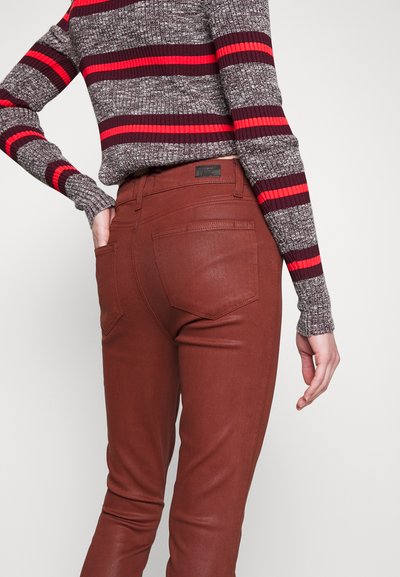 Paige HOXTON ANKLE - Jeans Skinny Fit - burgun dust luxe coa