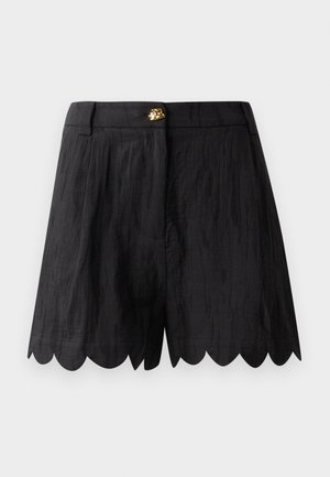 Shorts noirs avec une finition texturée, présentant un ourlet festonné, une taille et un détail en métal doré à l'avant.