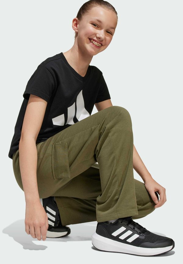 ESSENTIALS CARGO LOOSE KIDS - Cargo trousers4