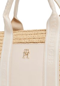 Tommy Hilfiger SPRING LOGO MINI TOTE - Käekott - beige