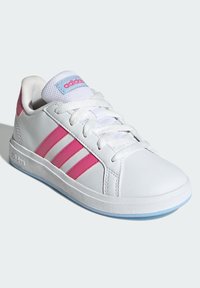 adidas Sportswear GRAND COURT 2 0 - Tréningová obuv - cloud white pulse magenta glow blue