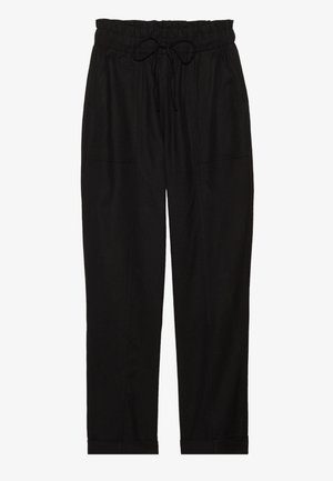 Sort bukser lavet af let materiale med elastisk talje og snor. Har to sidelommer og et tætsiddende ben-design.