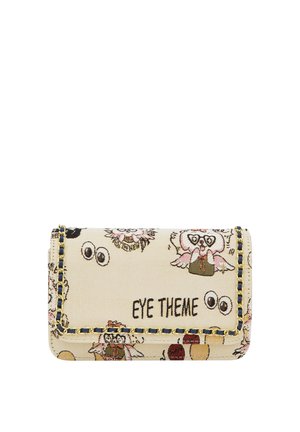 Beige rechthoekige portemonnee met kettingriem, versierd met cartoon uilengezichten, ogen en tekst "EYE THEME" op het voorflapje.