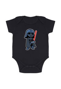 Černý overal s kreslenou postavičkou připomínající záporáka, která drží červený světelný meč, s modrými akcenty a elegantním designem.