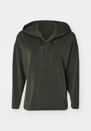 Olijfgroene hoodie met een relaxte pasvorm, lange mouwen en een gestructureerde drawstring sluiting. Glad materiaal met een casual design.