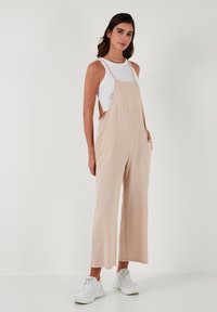 LELA REGULAR FIT - Mono - stone