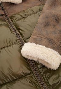 Guess Winterjas - mehrfarbig braun