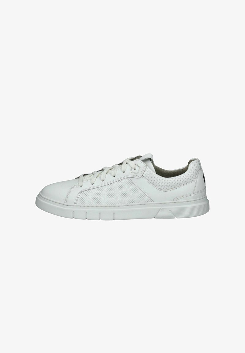 Witte sneakers met een bovenwerk van glad leer en mesh, met een ronde neus, gestructureerde zijpanelen en een platte rubberen zool.