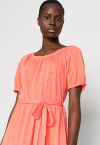 GAP FOREVERSOFT TIERED DRESS - Vestido de dia - pink reef