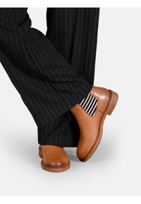 Crickit NADINE - Bottines - cognac