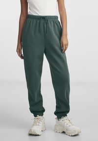 Pieces - PCCHILLI PANTS - Joggebukse - trekking green Miniatyrbilde 1