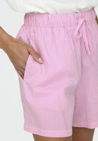 ONLY ONLAUGUSTA  - Shorts - bonbon