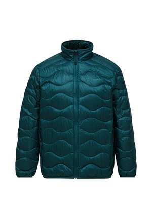 Giacca imbottita color verde acqua con colletto alto, caratterizzata da un motivo a onde, chiusura con zip e logo discreto sul petto. Materiale sintetico e liscio.