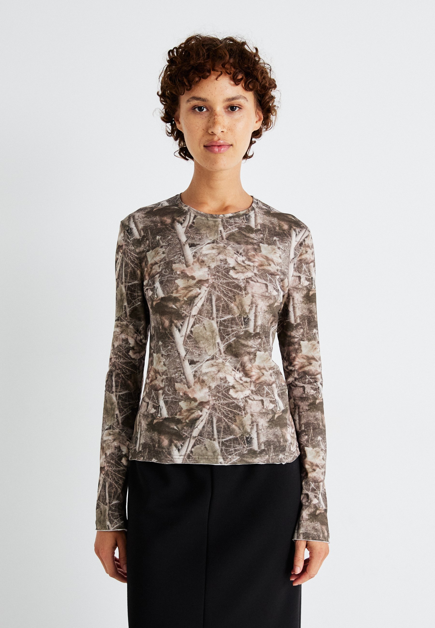 Jaded London WOODLAND CAMO MIST - Long sleeved top - brown 