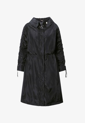 Abrigo negro con un acabado brillante y satinado. Presenta un cuello alto, cintura ajustable con cordón y mangas fruncidas para un ajuste personalizable.