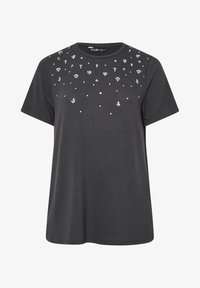 Seleccionado, charcoal