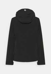 Zwarte hoodie met een gladde textuur. Heeft een logo op de achterkant, lange mouwen en zijnaad. Eenvoudig en functioneel ontwerp.
