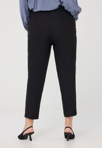 Terranova ELEGANTI czarny