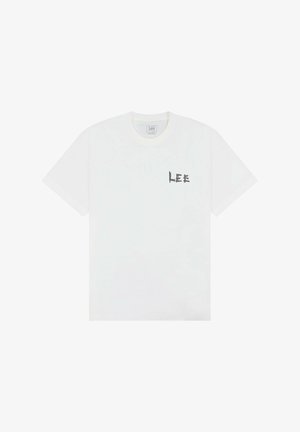Witte katoenen T-shirt met een ronde hals. Heeft een kleine grijze "LEE" op de linker borst. Korte mouwen en een comfortabele pasvorm.